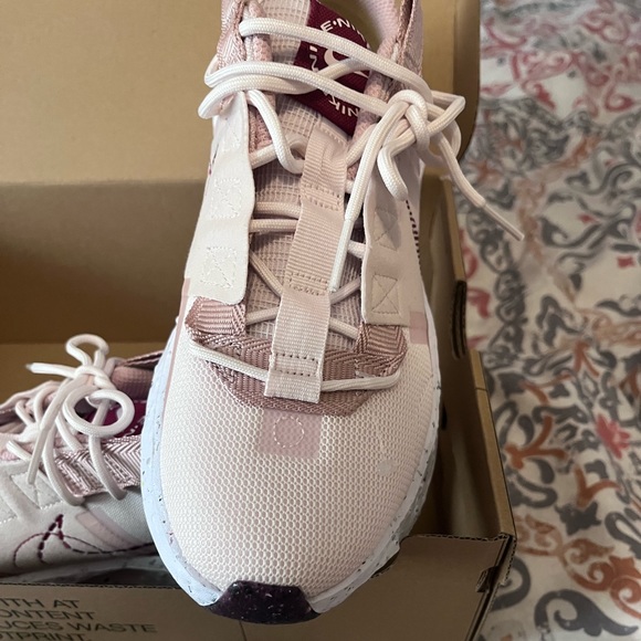 Crater Impact Nike - Picture 3 of 7